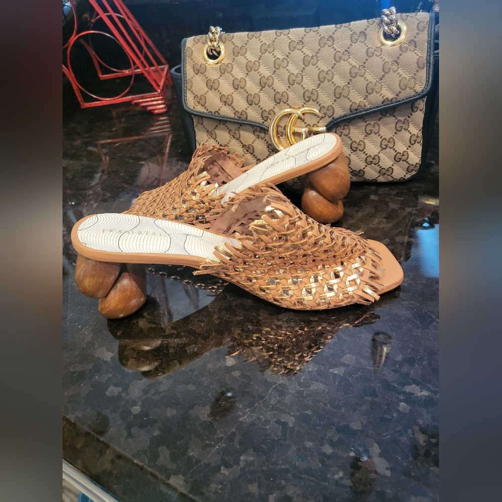 NORTHFLEET Clara Mule with Wooden Heel - Picture 11 of 12